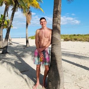 Meet your Posher, Travis